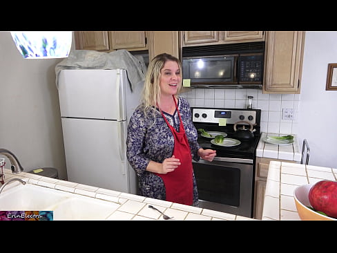 ❤️ A madrasta a ordenhá-lo na cozinha antes do seu encontro ❤❌ Porno real vídeo em porno pt.pornpk.ru ❌️❤